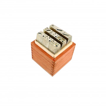 Jeu de chiffres à frapper endroit  - hauteur 20 mm